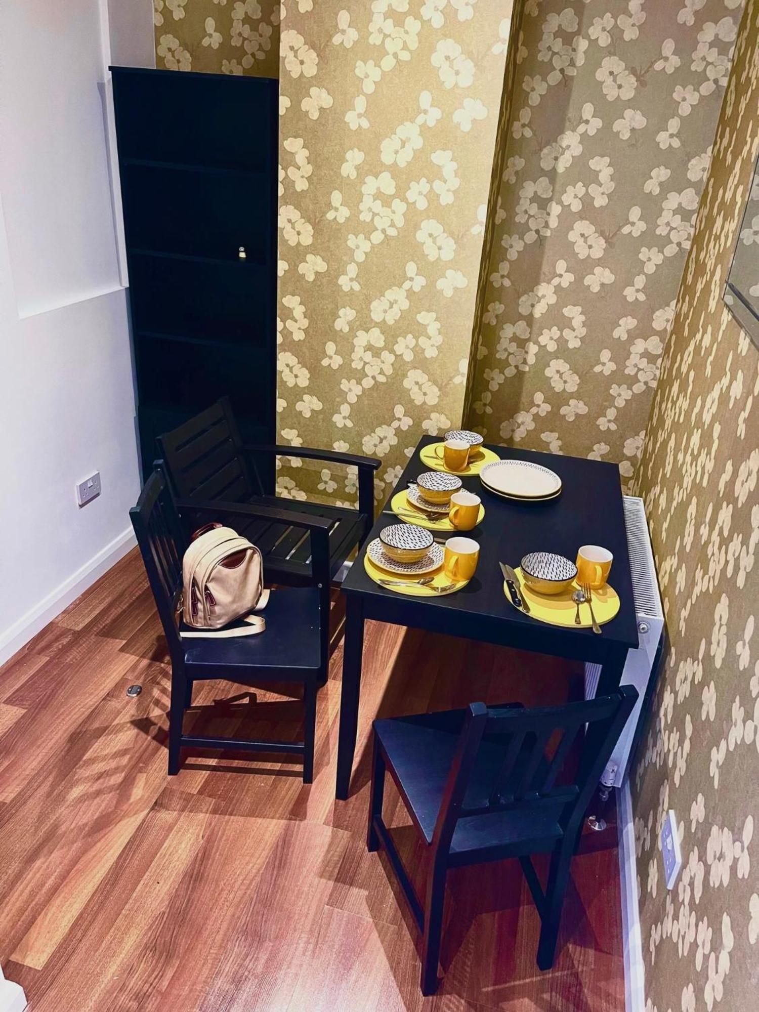 Entire Yellowapt Near Belfast City Centre - Free Parking - Up To 3 Guests - 2 Beds Luaran gambar
